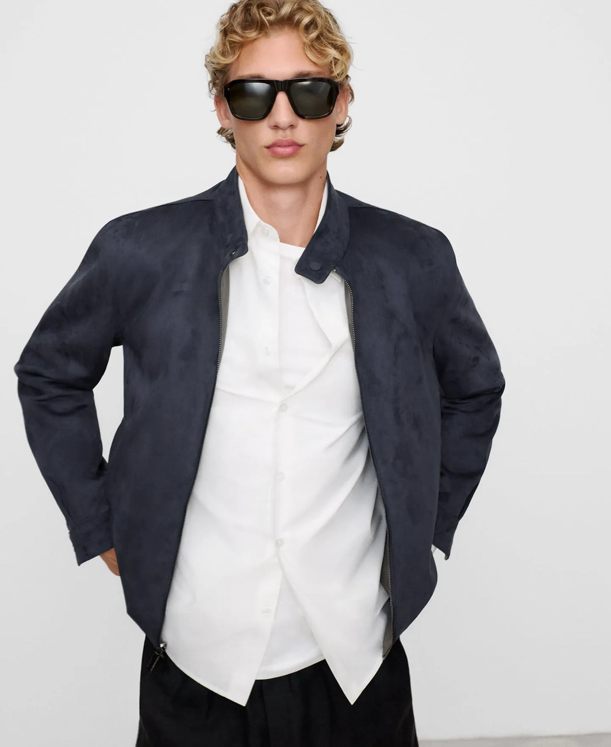 Tan/Navy Blue